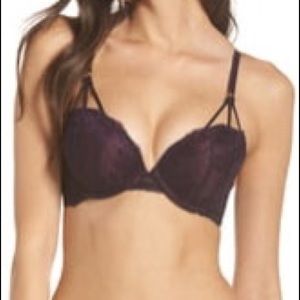 NWT Lace Push-Up Bra (32D)